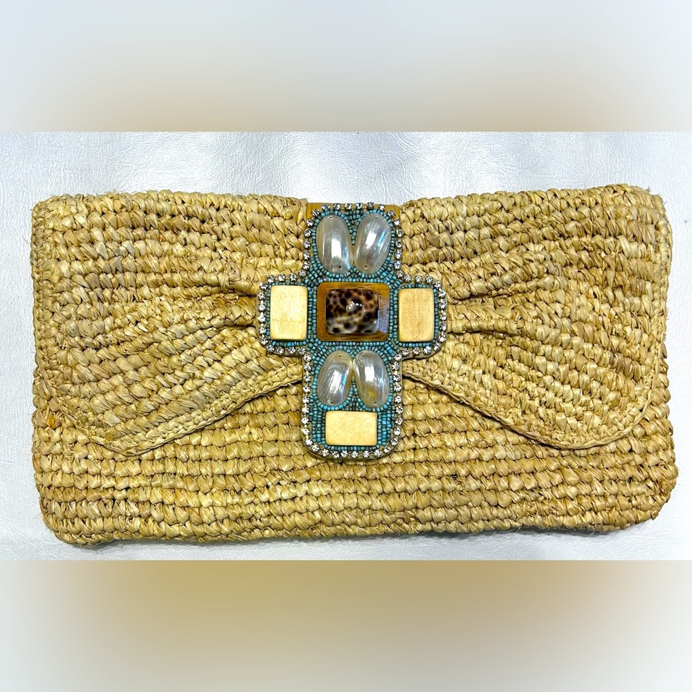 Vintage beige strapless rattan bag with beautiful beaded buckle
